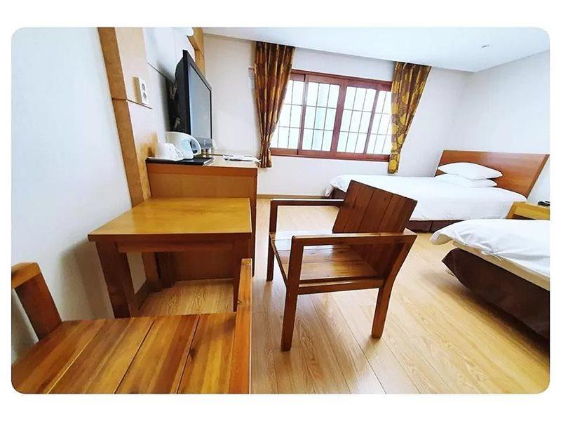 Jeju Parkside Tourist Hotel Eksteriør billede