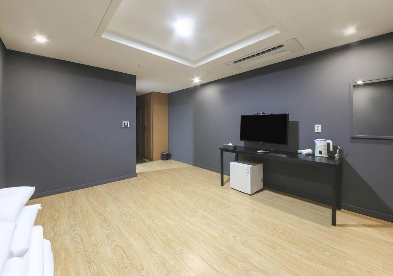 Jeju Parkside Tourist Hotel Eksteriør billede