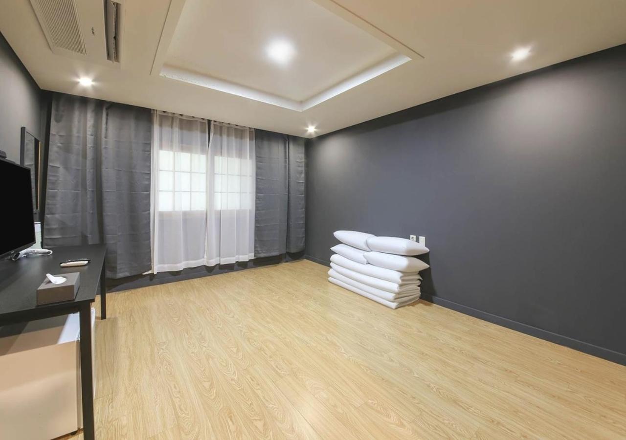 Jeju Parkside Tourist Hotel Eksteriør billede