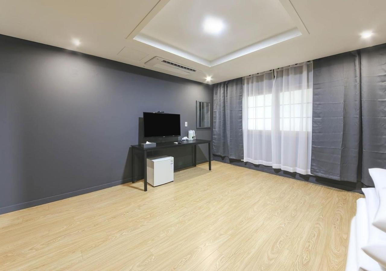 Jeju Parkside Tourist Hotel Eksteriør billede